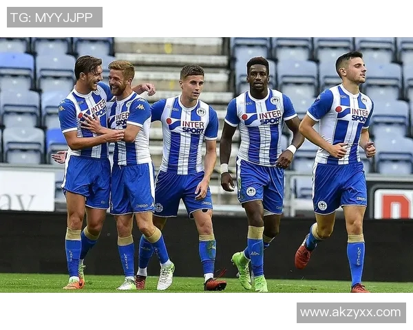 埃因霍温青队迎战登博思队全力争胜的精彩对决 埃因霍温青队迎战登博思队全力争胜的精彩对决